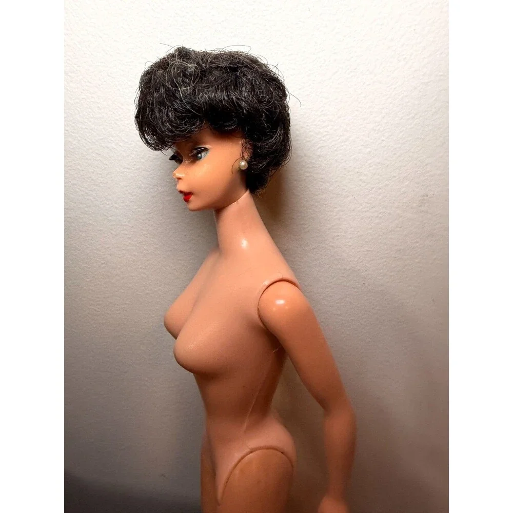 Vintage 1962-1964 Brunette Bubble Cut Barbie Doll w/ 1963 Barbie Case Stand Wig